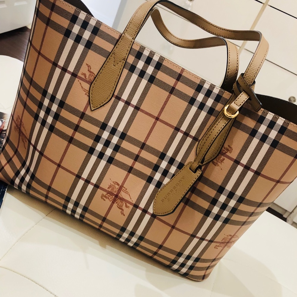 Reversible Medium Burberry Tote